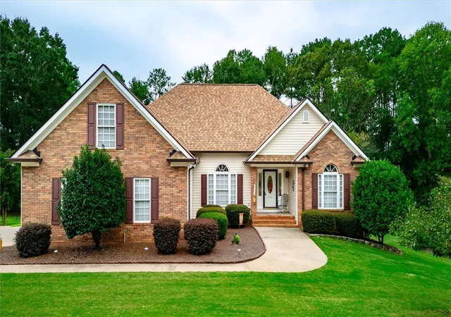 Photo 2 of Single family home for sale at 314 Camperdown Ct, Easley, SC 29642 | MLS# 20306609 | Listing updated on 2026-09-28