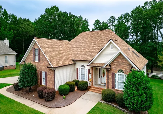 Photo 3 of Single family home for sale at 314 Camperdown Ct, Easley, SC 29642 | MLS# 20306609 | Listing updated on 2026-09-28