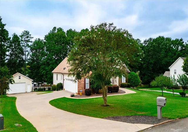 Photo 3 of Single family home for sale at 314 Camperdown Ct, Easley, SC 29642 | MLS# 20306609 | Listing updated on 2026-09-28