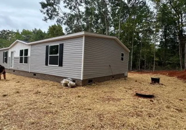 Photo 2 of Manufactured home for sale at 712 Carl Baker Rd, Starr, SC 29684 | MLS# 20306717 | Listing updated on 2026-09-30