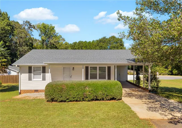 Photo 1 of Single family home for sale at 700 River Forks Rd, Anderson, SC 29626 | MLS# 20306685 | Listing updated on 2026-10-01