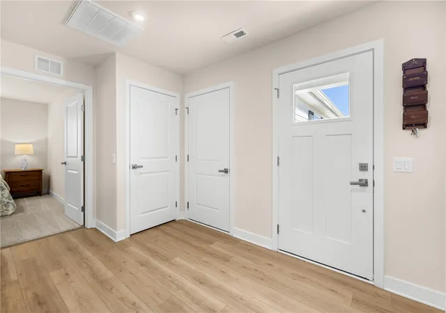 Photo 2 of Single family home for sale at 509 Stone Pine Ct, Seneca, SC 29678 | MLS# 20306704 | Listing updated on 2026-10-13
