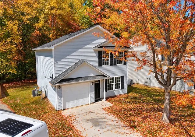 Photo 2 of Single family home for sale at 88 Birdsong Ln, Taylors, SC 29687 | MLS# 20306575 | Listing updated on 2026-10-07