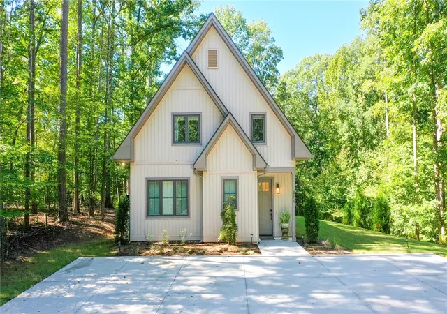 Single family home for sale at 311 Lacustrian Ln, Central, SC 29630 | MLS# 20306741