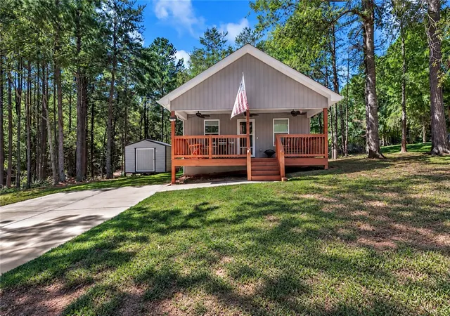 Photo 1 of Single family home for sale at 209 Crystal Ln, Walhalla, SC 29691 | MLS# 20306732 | Listing updated on 2026-10-05