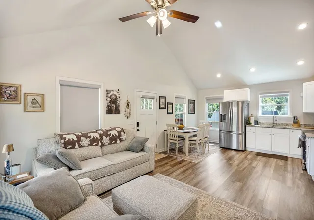 Photo 3 of Single family home for sale at 209 Crystal Ln, Walhalla, SC 29691 | MLS# 20306732 | Listing updated on 2026-10-05
