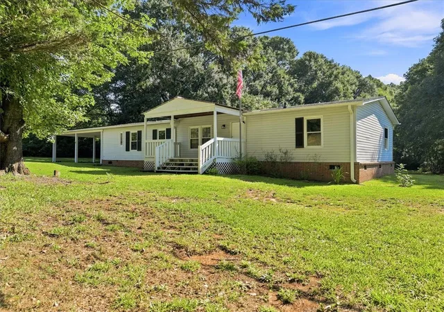 Photo 2 of Manufactured home for sale at 140 Miller Rd, Easley, SC 29640 | MLS# 20305875 | Listing updated on 2026-10-06