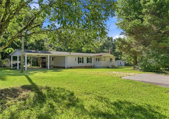 Photo 3 of Manufactured home for sale at 140 Miller Rd, Easley, SC 29640 | MLS# 20305875 | Listing updated on 2026-10-06
