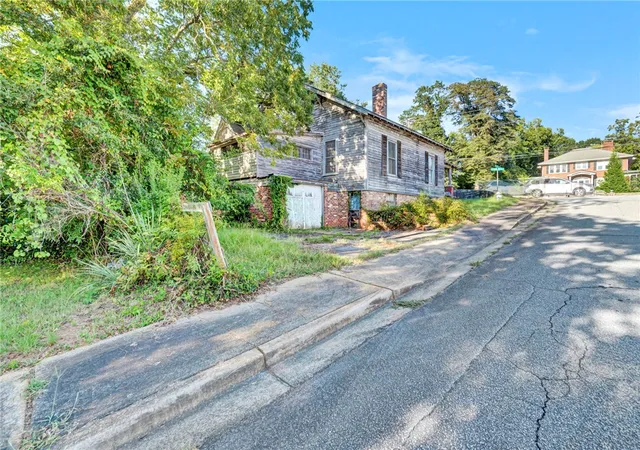 Photo 3 of Single family home for sale at 220 Hampton Ave, Pickens, SC 29671 | MLS# 20306777 | Listing updated on 2026-09-30