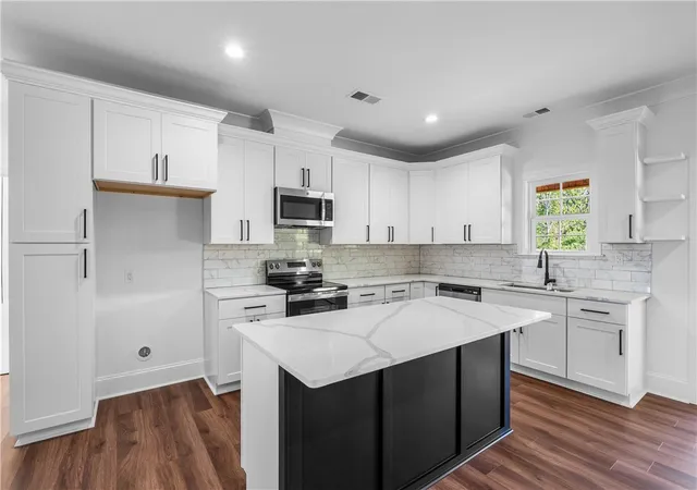 Photo 2 of Single family home for sale at 105 Bailey St, Anderson, SC 29621 | MLS# 20306782 | Listing updated on 2026-09-30
