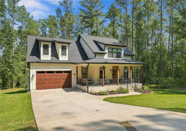Photo 2 of Single family home for sale at 107 Moonlight Dr, Fair Play, SC 29643 | MLS# 20306783 | Listing updated on 2026-10-16