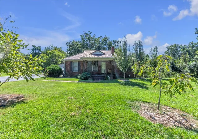 Photo 1 of Single family home for sale at 379 W Main St, Donalds, SC 29638 | MLS# 20306790 | Listing updated on 2026-09-30