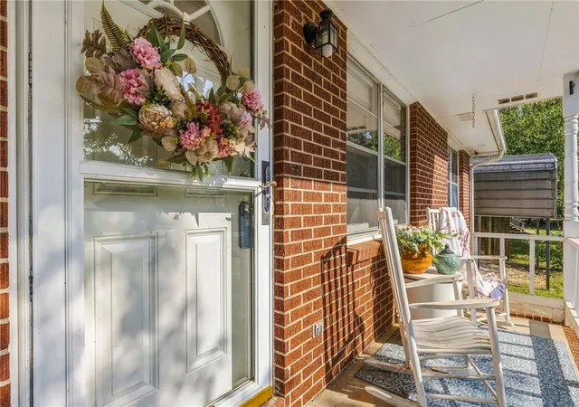 Photo 2 of Single family home for sale at 437 S Elm St, Pendleton, SC 29670 | MLS# 20306321 | Listing updated on 2026-10-15
