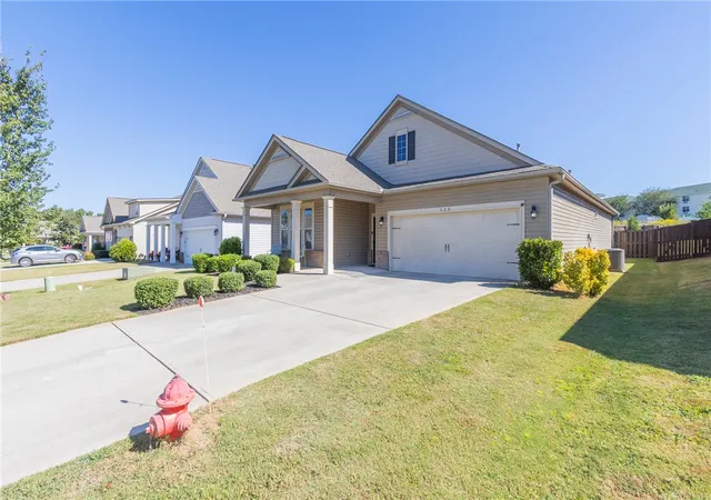 Photo 3 of Single family home for sale at 120 Rossmoor Ct, Anderson, SC 29621 | MLS# 20306643 | Listing updated on 2026-10-20