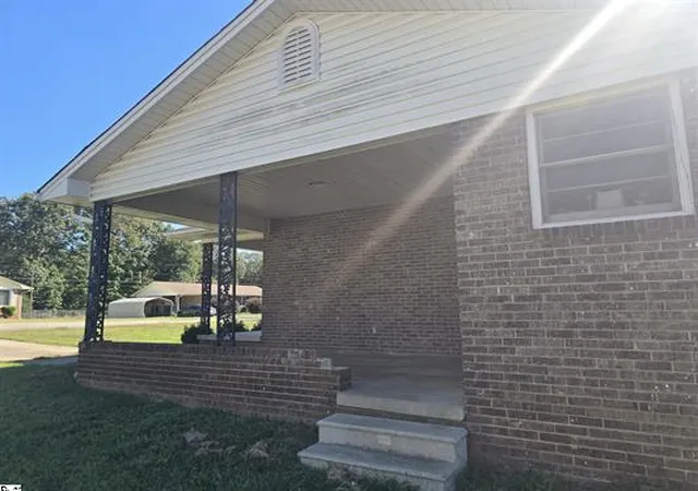 Photo 3 of Single family home for sale at 3506 Chipwood Dr, Anderson, SC 29624 | MLS# 20306850 | Listing updated on 2026-10-14