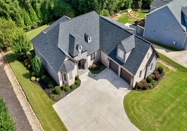 Photo 2 of Single family home for sale at 305 Merriman Trl, Anderson, SC 29621 | MLS# 20306007 | Listing updated on 2026-10-22