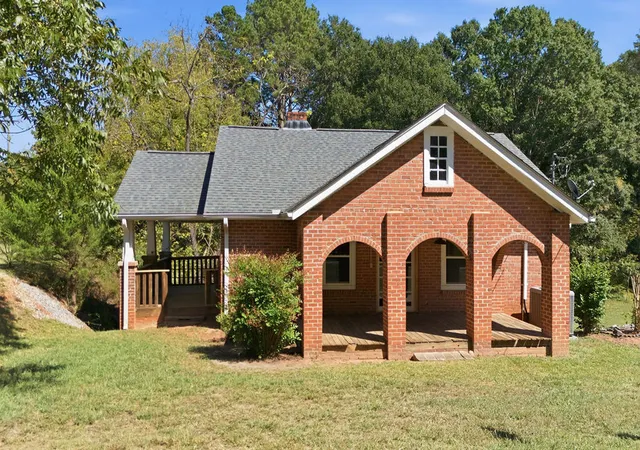 Photo 2 of Single family home for sale at 403 S Pew St, Westminster, SC 29693 | MLS# 20306879 | Listing updated on 2026-10-09