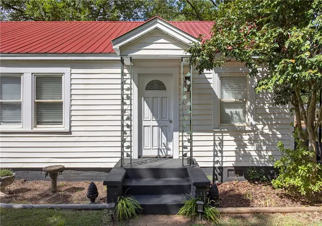 Photo 1 of Single family home for sale at 614 Highland Ave, Westminster, SC 29693 | MLS# 20306884 | Listing updated on 2026-10-24