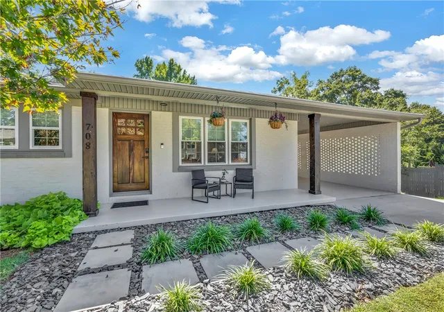 Photo 1 of Single family home for sale at 708 Evelyn Dr, Seneca, SC 29678 | MLS# 20306887 | Listing updated on 2026-10-28