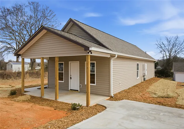 Photo 1 of Single family home for sale at 115 Riley St, Westminster, SC 29693 | MLS# 20306812 | Listing updated on 2026-10-02