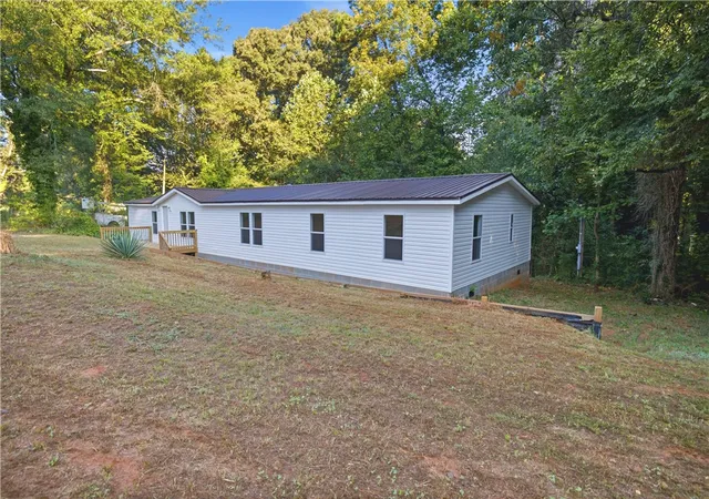 Photo 2 of Manufactured home for sale at 222 Sandi Cir, Pendleton, SC 29670 | MLS# 20306912 | Listing updated on 2026-10-05