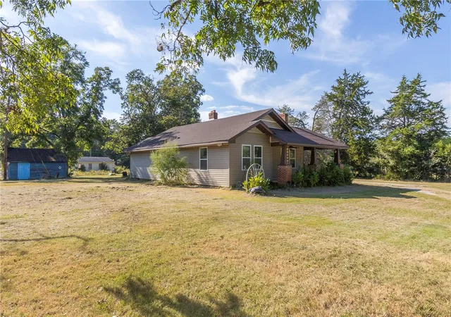 Photo 3 of Single family home for sale at 116 Murdock Rd, Belton, SC 29627 | MLS# 20306787 | Listing updated on 2026-10-27