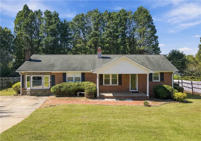 Photo 1 of Single family home for sale at 310 Brushy Crk Rd, Easley, SC 29642 | MLS# 20306498 | Listing updated on 2026-10-02
