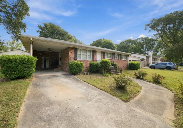 Photo 3 of Single family home for sale at 214 Camson Rd, Anderson, SC 29625 | MLS# 20306831 | Listing updated on 2026-10-03