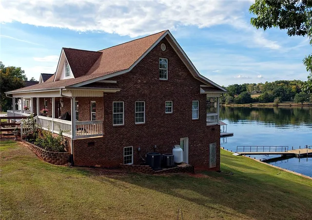 Photo 3 of Single family home for sale at 417 Mcgill Cir, Iva, SC 29655 | MLS# 20306822 | Listing updated on 2026-10-12