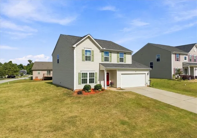 Photo 3 of Single family home for sale at 201 Picketts Ml Dr, Piedmont, SC 29673 | MLS# 20306440 | Listing updated on 2026-10-24