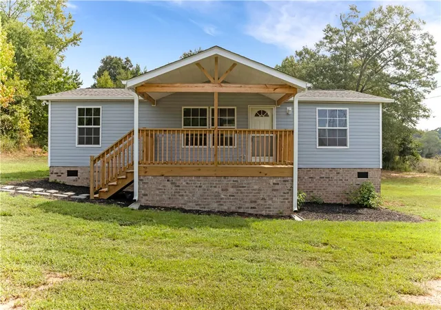 Photo 3 of Manufactured home for sale at 107 River Ridge Dr, Piedmont, SC 29673 | MLS# 20306931 | Listing updated on 2026-10-03