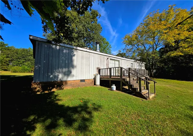 Photo 3 of Manufactured home for sale at 165 Dixon St, Westminster, SC 29693 | MLS# 20306746 | Listing updated on 2026-10-06