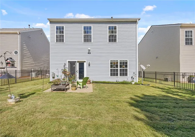 Photo 3 of Single family home for sale at 105 Ledgewood Way, Easley, SC 29642 | MLS# 20306989 | Listing updated on 2026-10-08