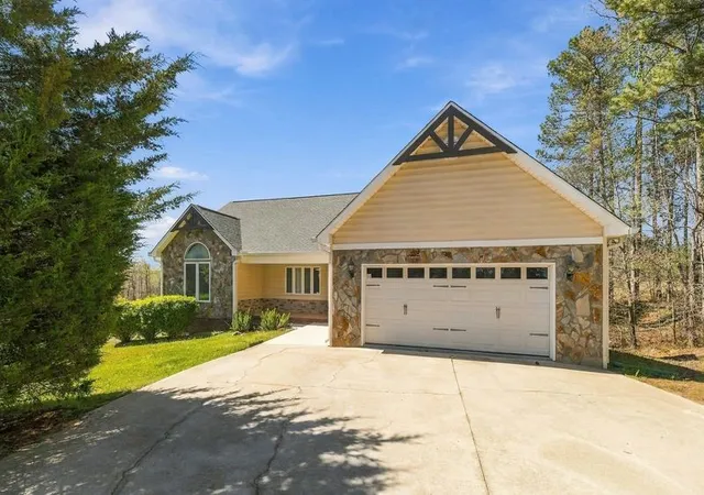 Photo 1 of Single family home for sale at 103 Fair Hvn Ct, Seneca, SC 29672 | MLS# 20307005 | Listing updated on 2026-10-06