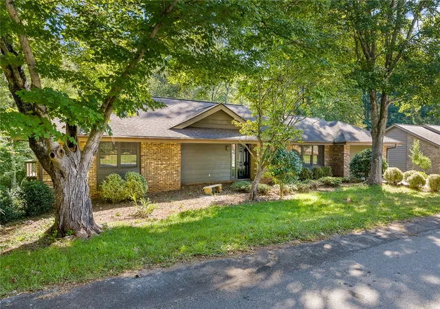 Photo 3 of Single family home for sale at 345 Kendra Pl, Clemson, SC 29631 | MLS# 20306933 | Listing updated on 2026-10-15