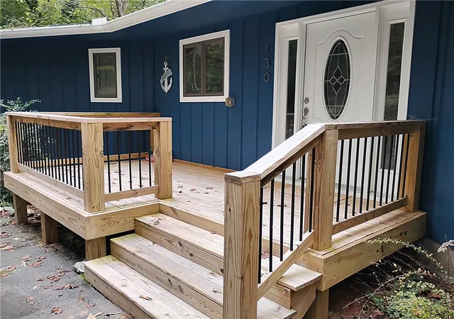Photo 3 of Single family home for sale at 130 Bay Dr, Fair Play, SC 29643 | MLS# 20306960 | Listing updated on 2026-10-06