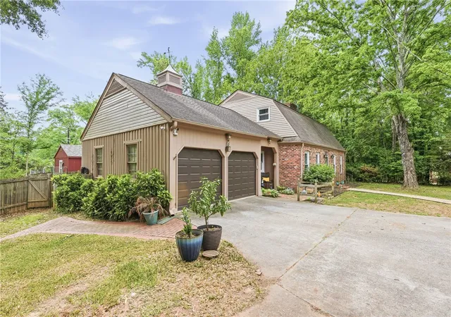 Photo 2 of Single family home for sale at 2804 Echo Trl, Anderson, SC 29621 | MLS# 20306984 | Listing updated on 2026-10-06