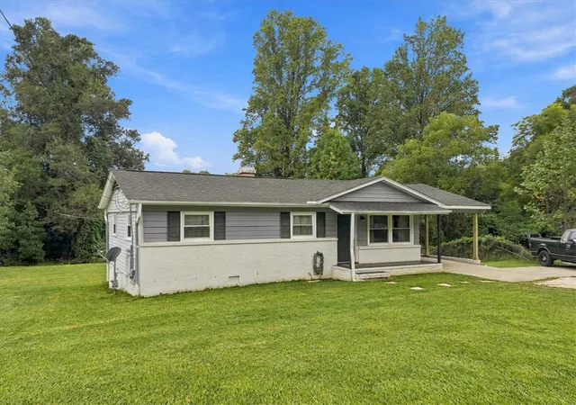 Photo 2 of Single family home for sale at 106 Preston St, Easley, SC 29640 | MLS# 20306724 | Listing updated on 2026-10-13