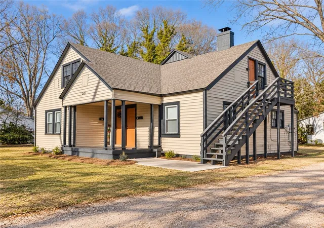 Photo 1 of Single family home for sale at 211 California Ave, Spartanburg, SC 29303 | MLS# 20307031 | Listing updated on 2026-10-08