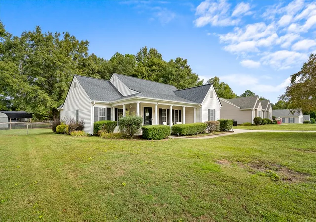 Photo 2 of Single family home for sale at 190 Rock Moss Dr, Williamston, SC 29697 | MLS# 20307014 | Listing updated on 2026-10-07