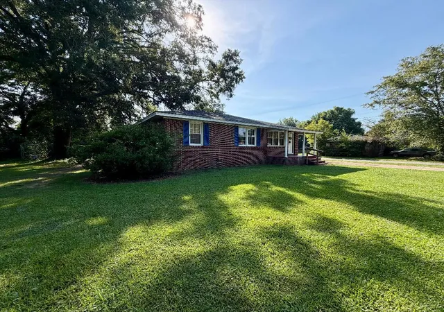 Photo 1 of Single family home for sale at 200 Burton Dr, Calhoun Falls, SC 29628 | MLS# 20307058 | Listing updated on 2026-10-14