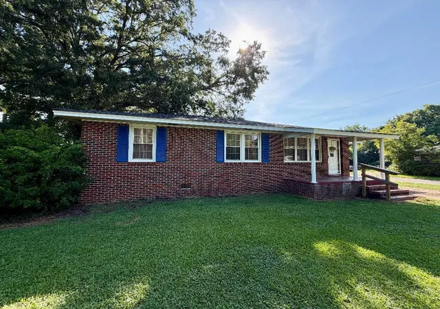 Photo 2 of Single family home for sale at 200 Burton Dr, Calhoun Falls, SC 29628 | MLS# 20307058 | Listing updated on 2026-10-14