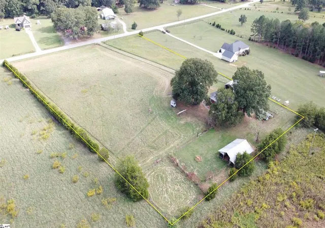 Photo 2 of Single family home for sale at 1706 W Georgia Rd, Woodruff, SC 29388 | MLS# 20307062 | Listing updated on 2026-10-09