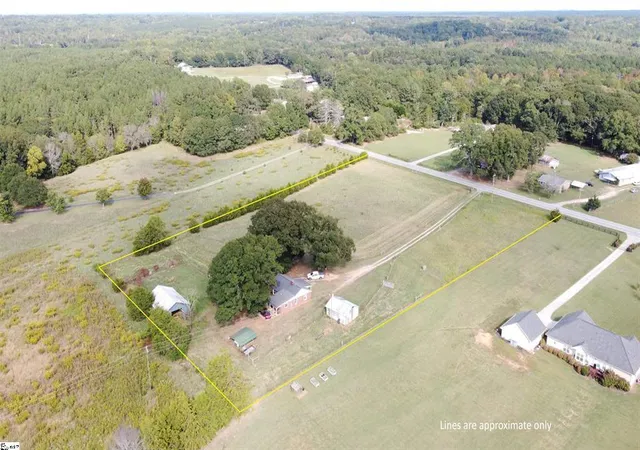 Photo 3 of Single family home for sale at 1706 W Georgia Rd, Woodruff, SC 29388 | MLS# 20307062 | Listing updated on 2026-10-09
