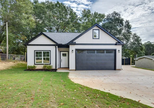 Photo 1 of Sale Pending at 110 N 6th Street, Easley, SC 29640 | MLS# 20306980 | Listing updated on 2026-10-09