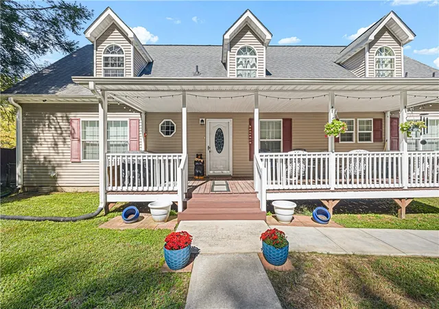 Photo 1 of Single family home for sale at 606 Beaver Dam Rd, Marietta, SC 29661 | MLS# 20307059 | Listing updated on 2026-10-27