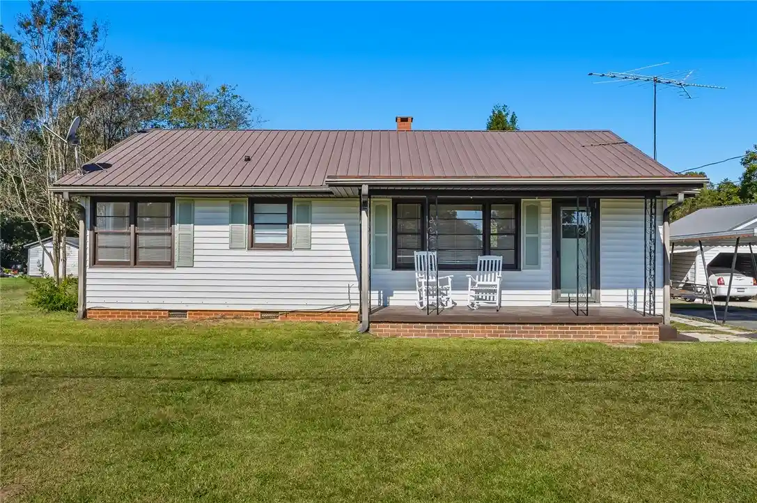 Photo 1 of Single family home for sale at 118 Riley St, Westminster, SC 29693 | MLS# 20308586 | Listing updated on 2026-10-25