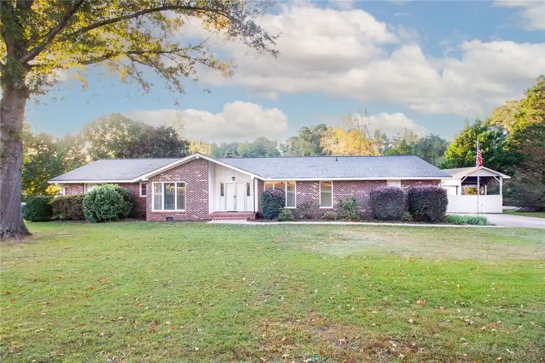 Photo 1 of Single family home for sale at 302 Arcadia Dr, Anderson, SC 29621 | MLS# 20308646 | Listing updated on 2026-10-26