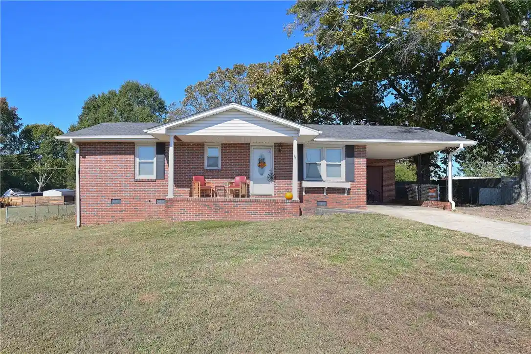Single family home for sale at 143 Spearman Dr, Piedmont, SC 29673 | MLS# 20308809