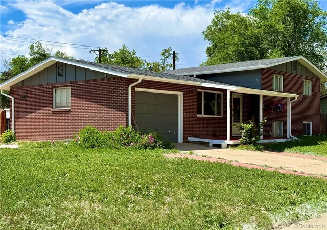 Photo 3 of Single family home for sale at 1551 Atwood St, Longmont, CO 80501 | MLS# 5988974 | Listing updated on 2026-08-09